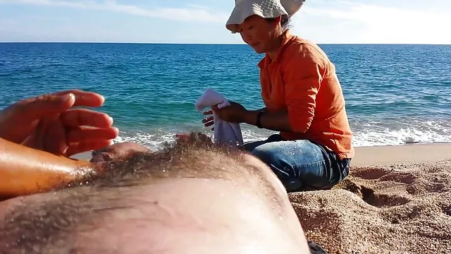 Uma adolescente gira fode-se com dedos em cuecas vídeo de pornô gordinhas até ao orgasmo.