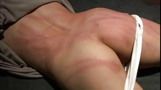 Jock vídeo pornô com gordinhas brasileiras oleado e contido joga com o seu mestre