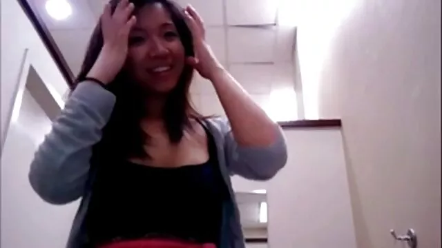 O padrasto xvídeos pornô com gordinha fode com a enteada enquanto a mãe está numa reunião da escola.
