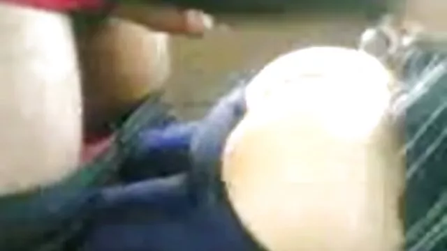A escrava lésbica grita de filme de pornô mulher gorda sexo duro com a Madame
