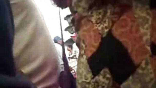 Super vídeo de mulher gorda pornô Fit & busty enche sua rata com um brinquedo sexual!
