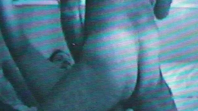 Uma pila grande e quente dispara uma porção vídeo de pornô com gordinha de esperma.
