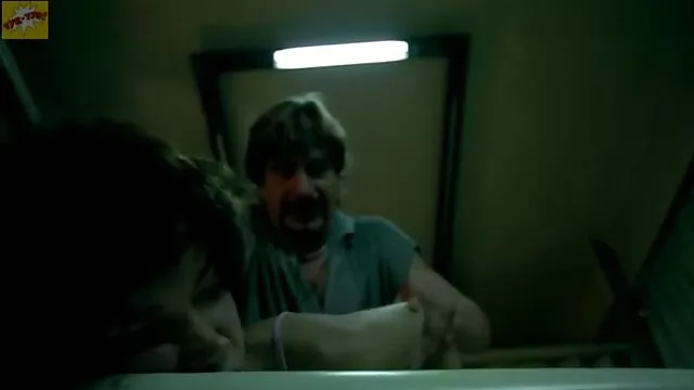 Primeira Dupla penetração com uma grande pila de correio e filmes pornos de gordas um presente de vibrador gigante.
