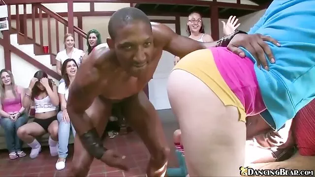 Brasa com gordinha fazendo porno rabo pequeno