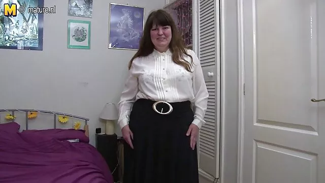 PAIXÃO-HD vídeo pornô gordinha gostosa SEXY CASEIRA E FACIAL COM LATINA CARRIE BROOKS