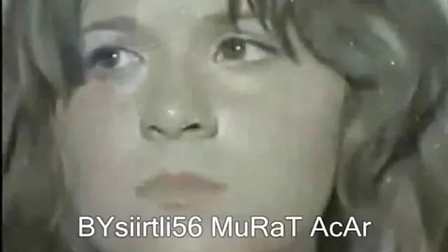 A rainha Victoria e a Boazona aymie, aberrações do mijo, filme pornô de velha gorda 666bukkake.