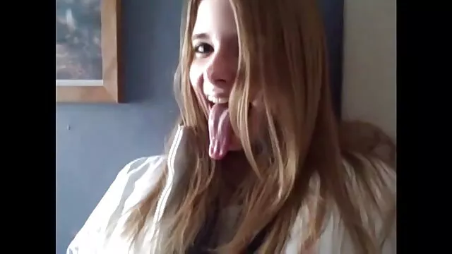 A Boazona adora videos de sexo gordas gostosas urinar em público.