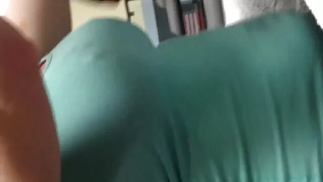 O casal negro pornor gordas Fodeu no sofá.