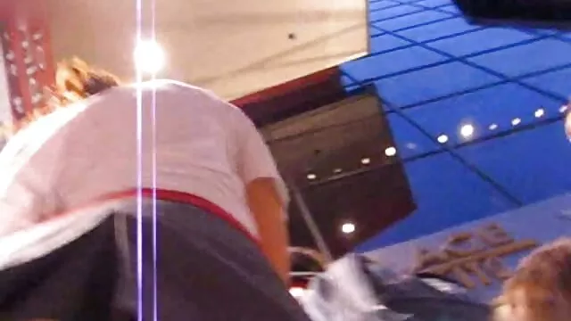 Jovem puta fodida com um punho na sua rata ver vídeo pornô de mulher gorda destruída
