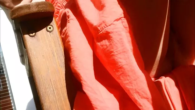A milf excitada filme pornô só de gordinha masturba-se e depois pega na pila