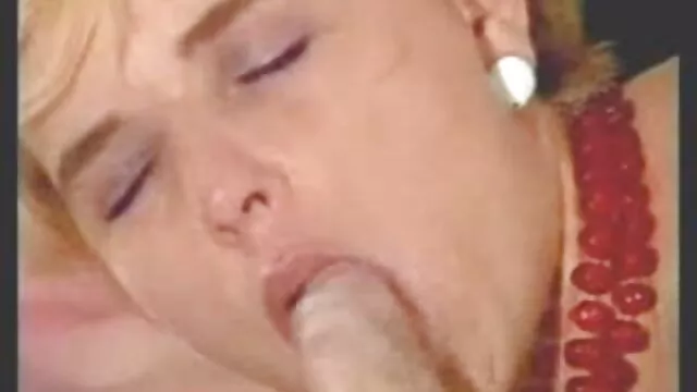Rabo gordo de celulite quero ver filme pornô de gordinha com mamas descaídas destruído por uma grande pila preta.