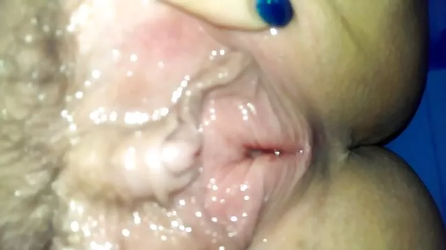 A loira Boazona Mercedesz faz um grande sexo filme porno com velhas gordas anal.